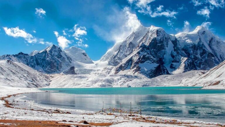 Best-Places-to-Visit-in-North-Sikkim-Gurudongmar-Lake-Tourism